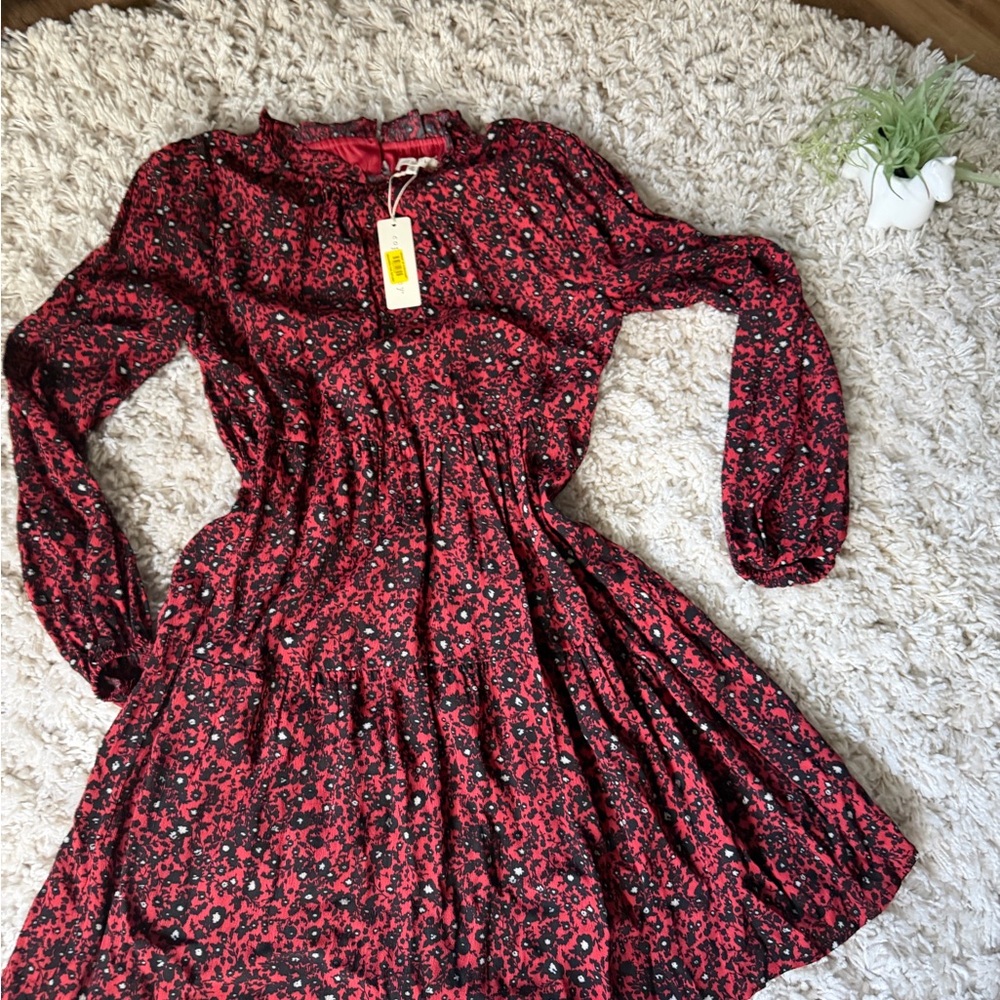 Chic Floral Artsy cute bell sleeve flowy super cute Midi Dress in Deep Red - Picture 3 of 6